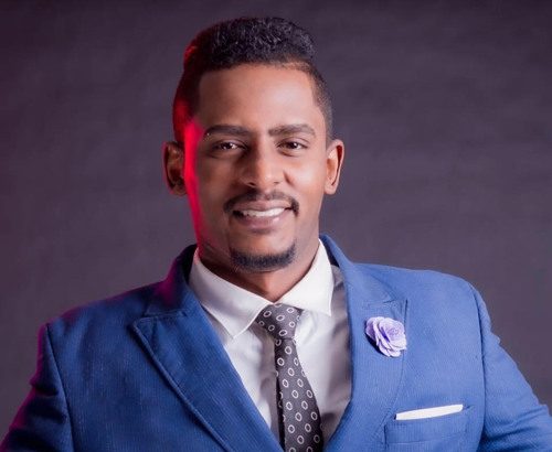 محمد الفحيل يغني .. سودانية مين البقدرا
